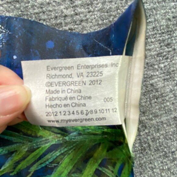 Christmas Dog & Cat House Flag By Donna Race Evergreen 2012 43x29 Peaceful Pets - Picture 8 of 10